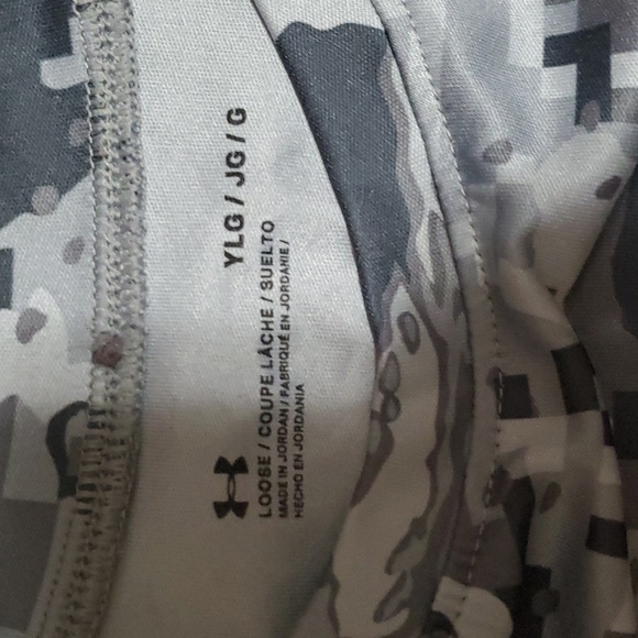 Under Armour Top - Picture 2 of 2